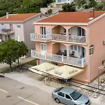 In * Neum