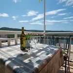 In * Neum
